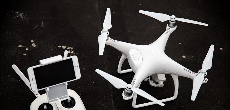 我是做檢測行業的大客戶銷售，在新能源的光伏、儲能和充電樁方面做市場去哪里找客戶呢 ?智能充電樁相比傳統充電樁有哪些優勢 